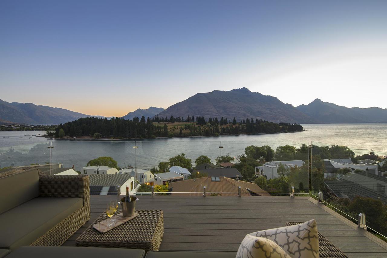 Lakefront Luxury By Amazing Accom Queenstown Dış mekan fotoğraf